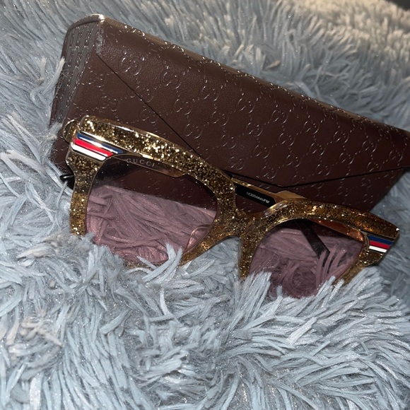 Gucci Sunglasses - Picture 4 of 5